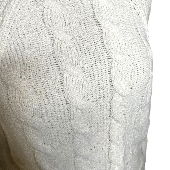 Cable Knit Sweater 🤍 - Picture 3 of 8